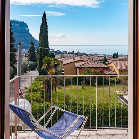 Апартаменты Terrazza Di Garda - Regarda Travel Экстерьер фото
