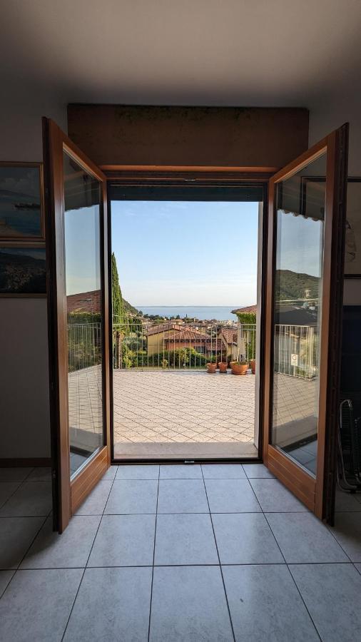 Апартаменты Terrazza Di Garda - Regarda Travel Экстерьер фото