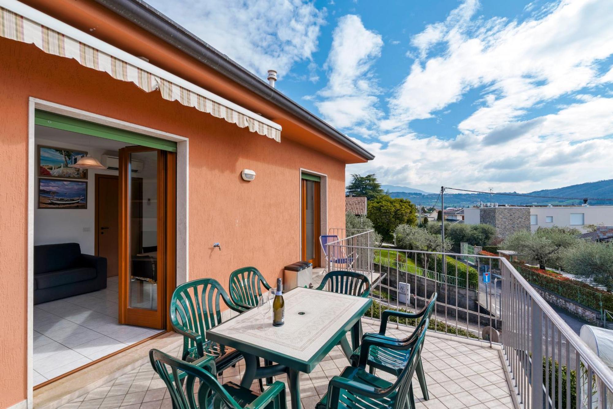 Апартаменты Terrazza Di Garda - Regarda Travel Экстерьер фото